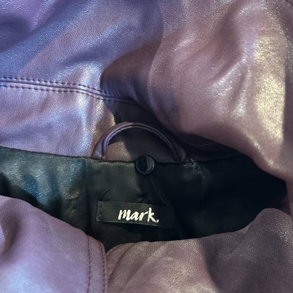 Ladies Mark Jacket. - Picture 2 of 5